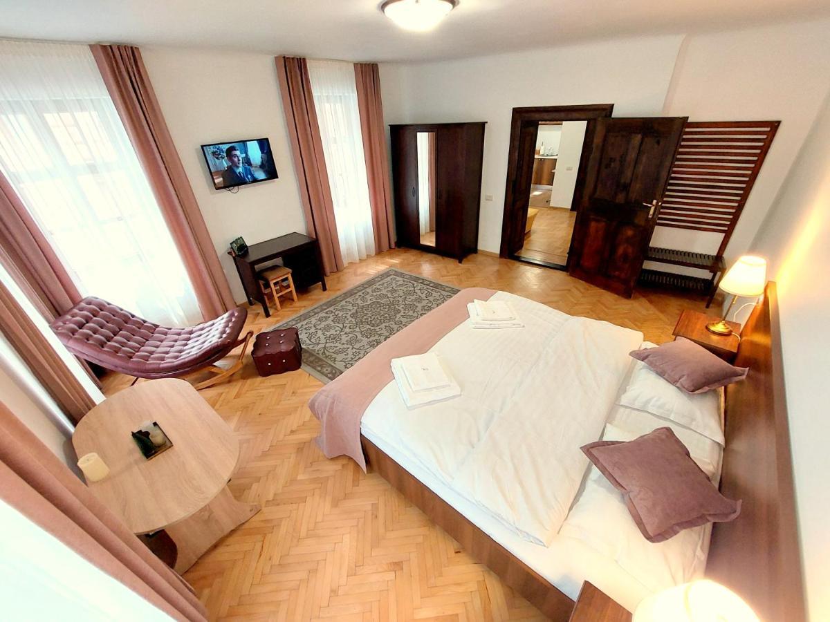 Casa Roth Appartement Braşov Buitenkant foto